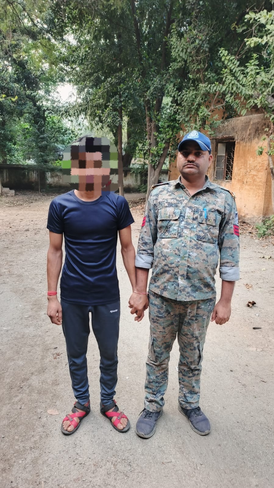 चितरंगी पुलिस की बड़ी कार्रवाई: बलात्कार के प्रकरण में 3 महीने से फरार 10,000/- रुपए का इनामी आरोपी गिरफ्तार